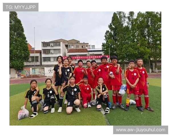 乡村足球热潮席卷全国 小球场上演激情对决与梦想碰撞 乡村足球热潮席卷全国 小球场上演激情对决与梦想碰撞